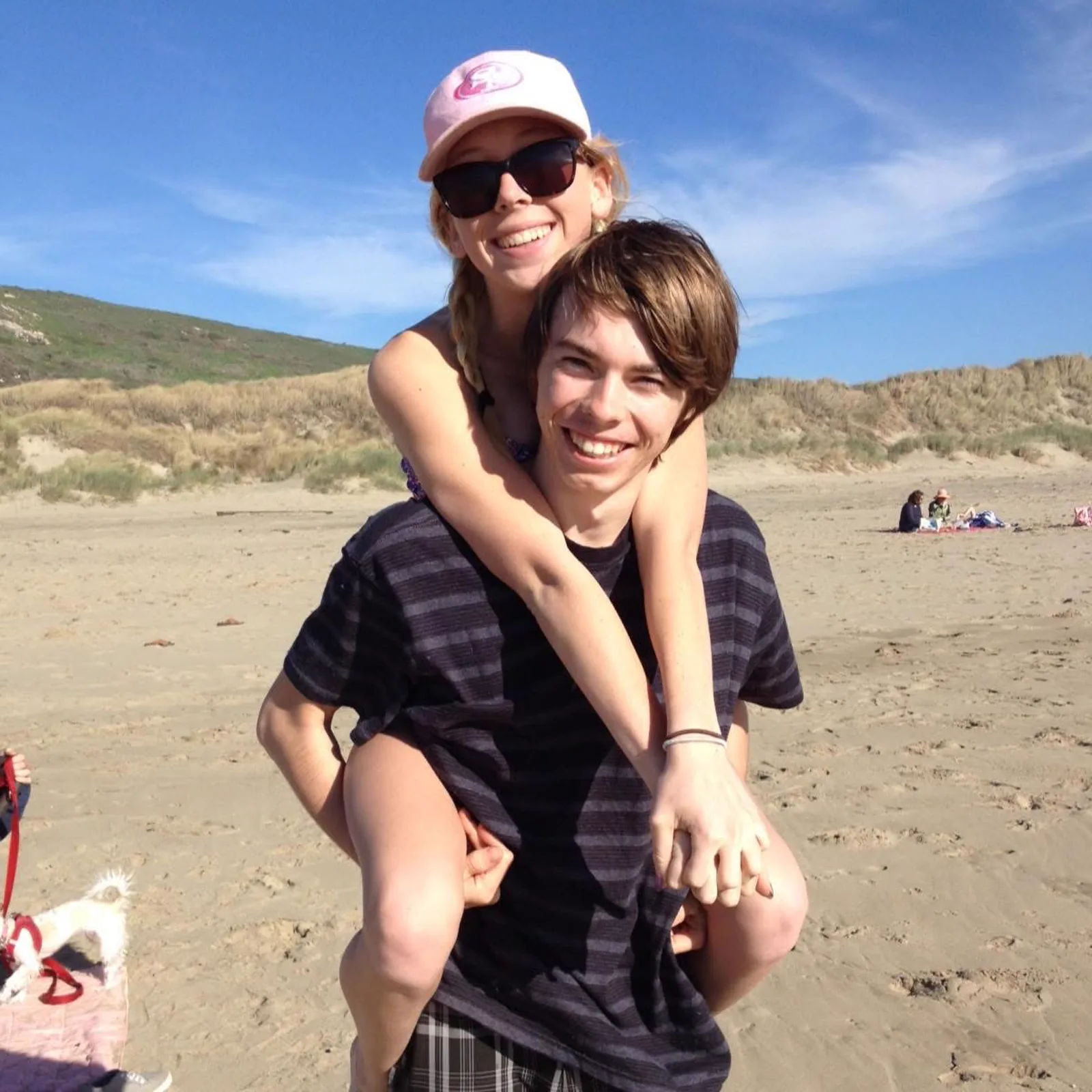 Tate and Hayley enjoying a day at the beach